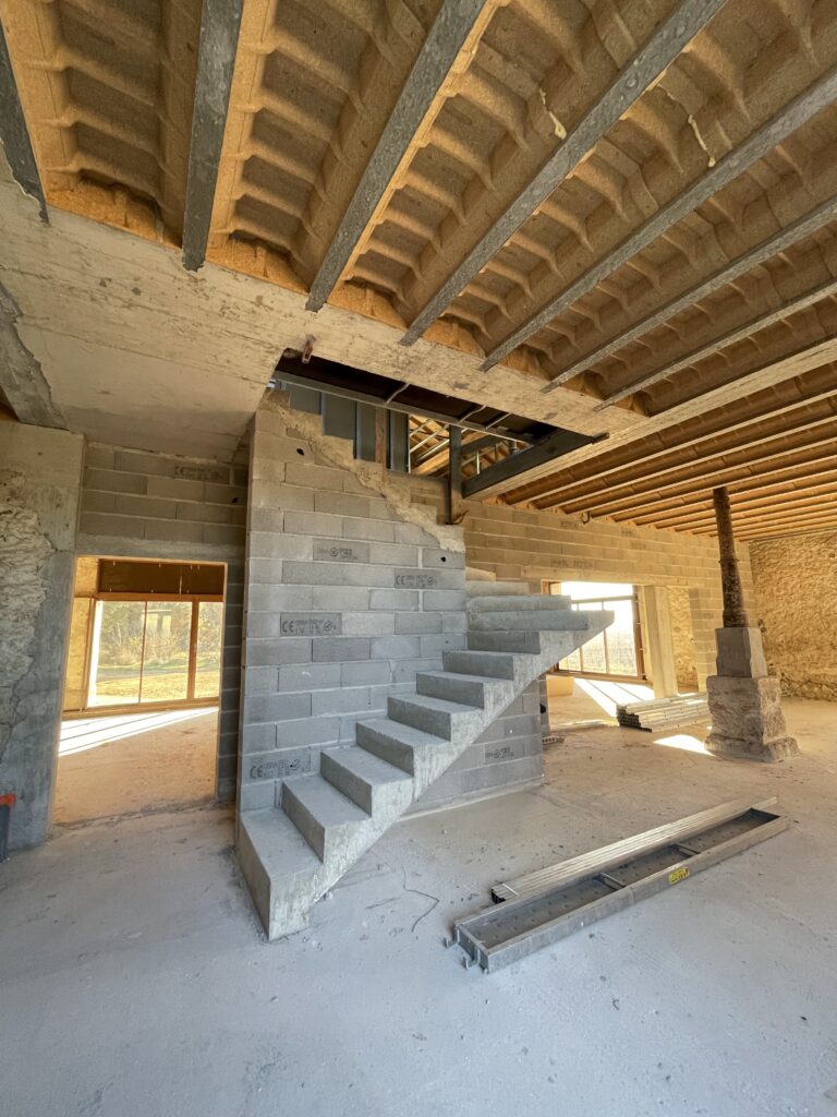 Rénovation en cours d'une bergerie à côté de Narbonne par SM Maisons 